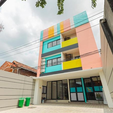 Sans Hotel Clover Ace Surabaya By Reddoorz Exteriér fotografie