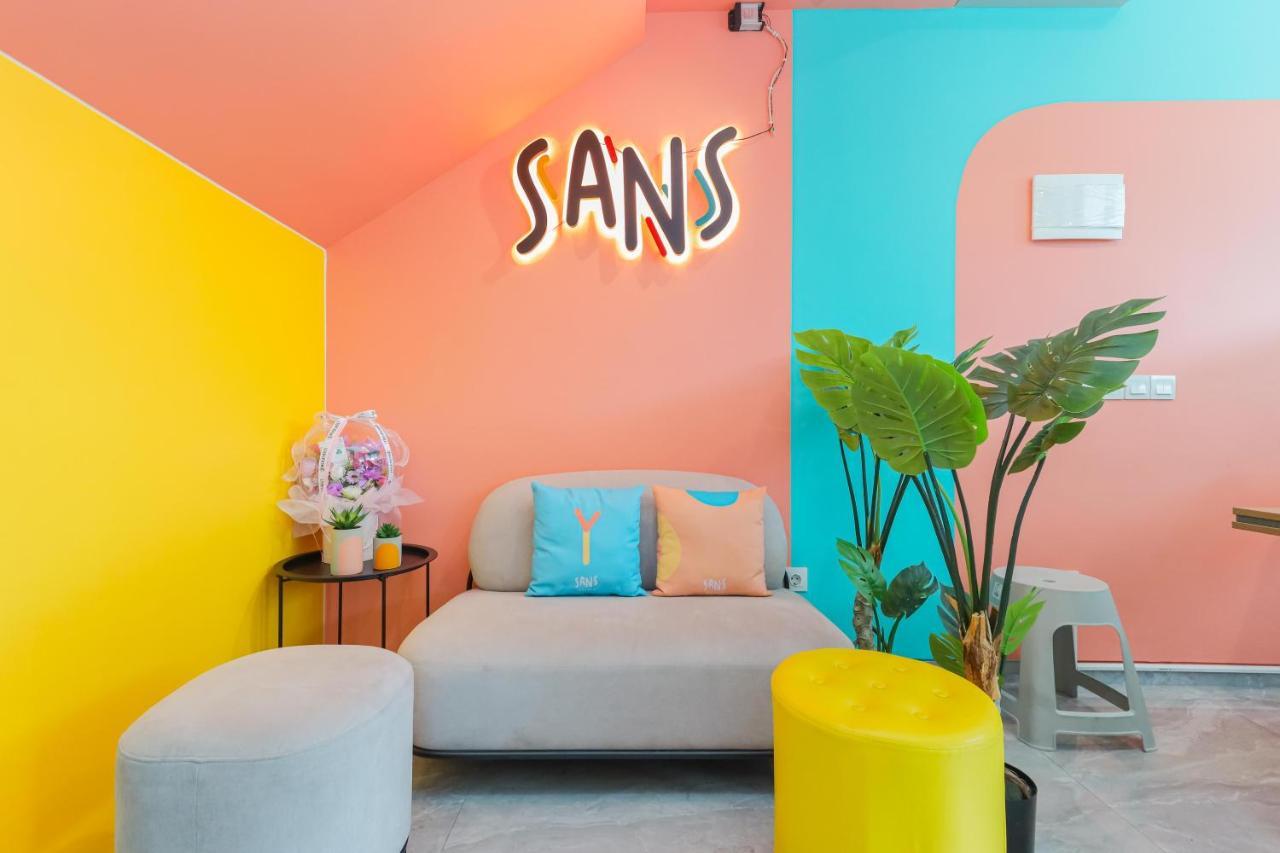 Sans Hotel Clover Ace Surabaya By Reddoorz Exteriér fotografie