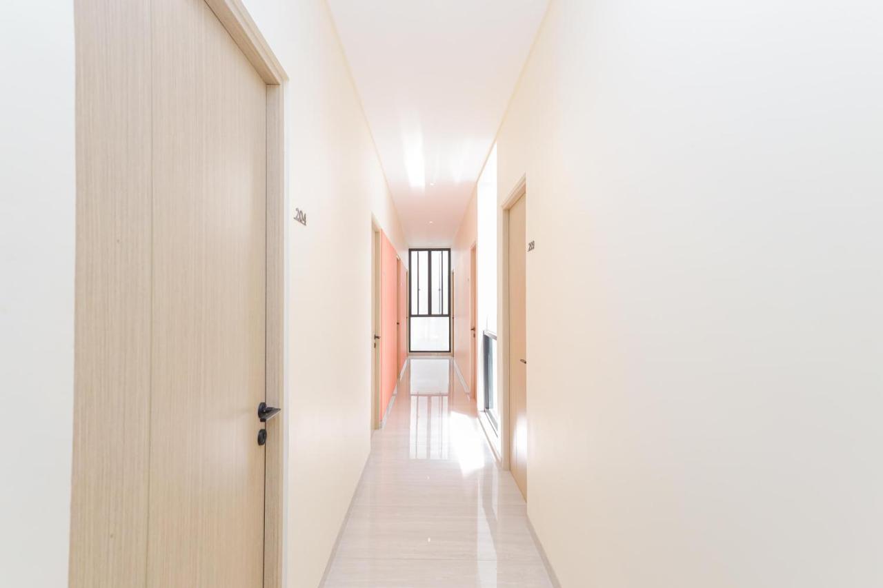 Sans Hotel Clover Ace Surabaya By Reddoorz Exteriér fotografie