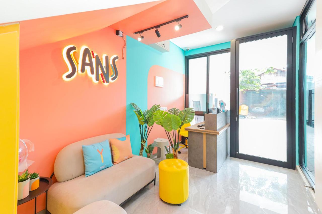 Sans Hotel Clover Ace Surabaya By Reddoorz Exteriér fotografie