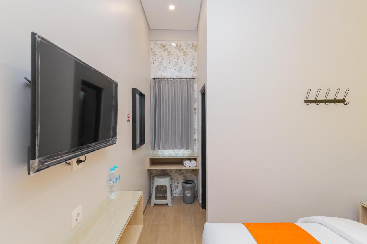 Sans Hotel Clover Ace Surabaya By Reddoorz Exteriér fotografie