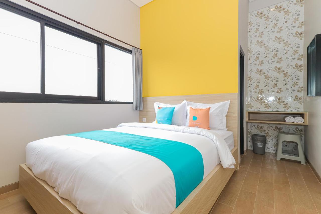 Sans Hotel Clover Ace Surabaya By Reddoorz Exteriér fotografie