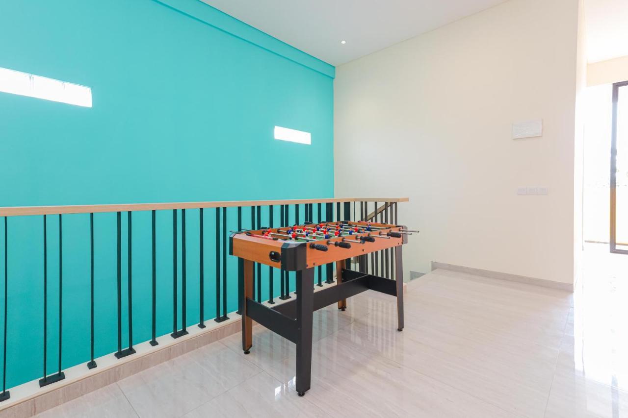 Sans Hotel Clover Ace Surabaya By Reddoorz Exteriér fotografie