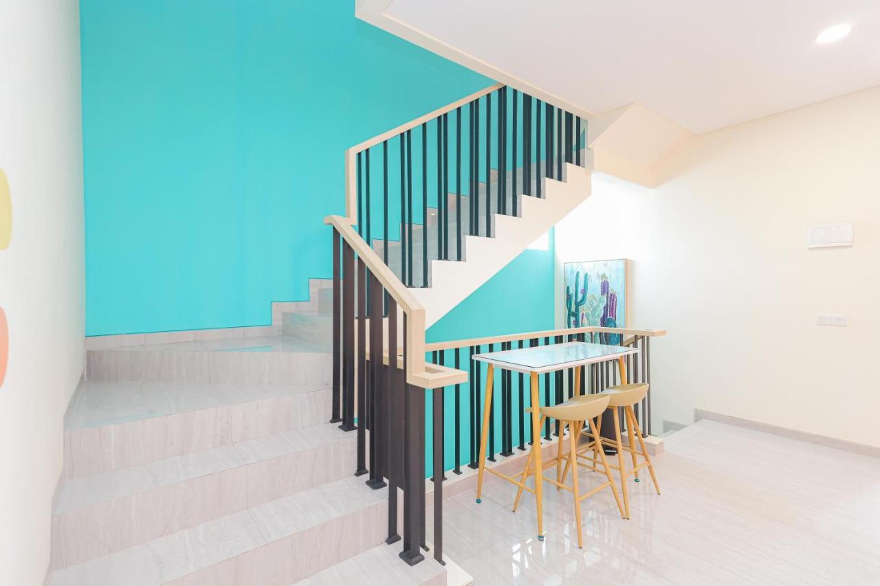 Sans Hotel Clover Ace Surabaya By Reddoorz Exteriér fotografie